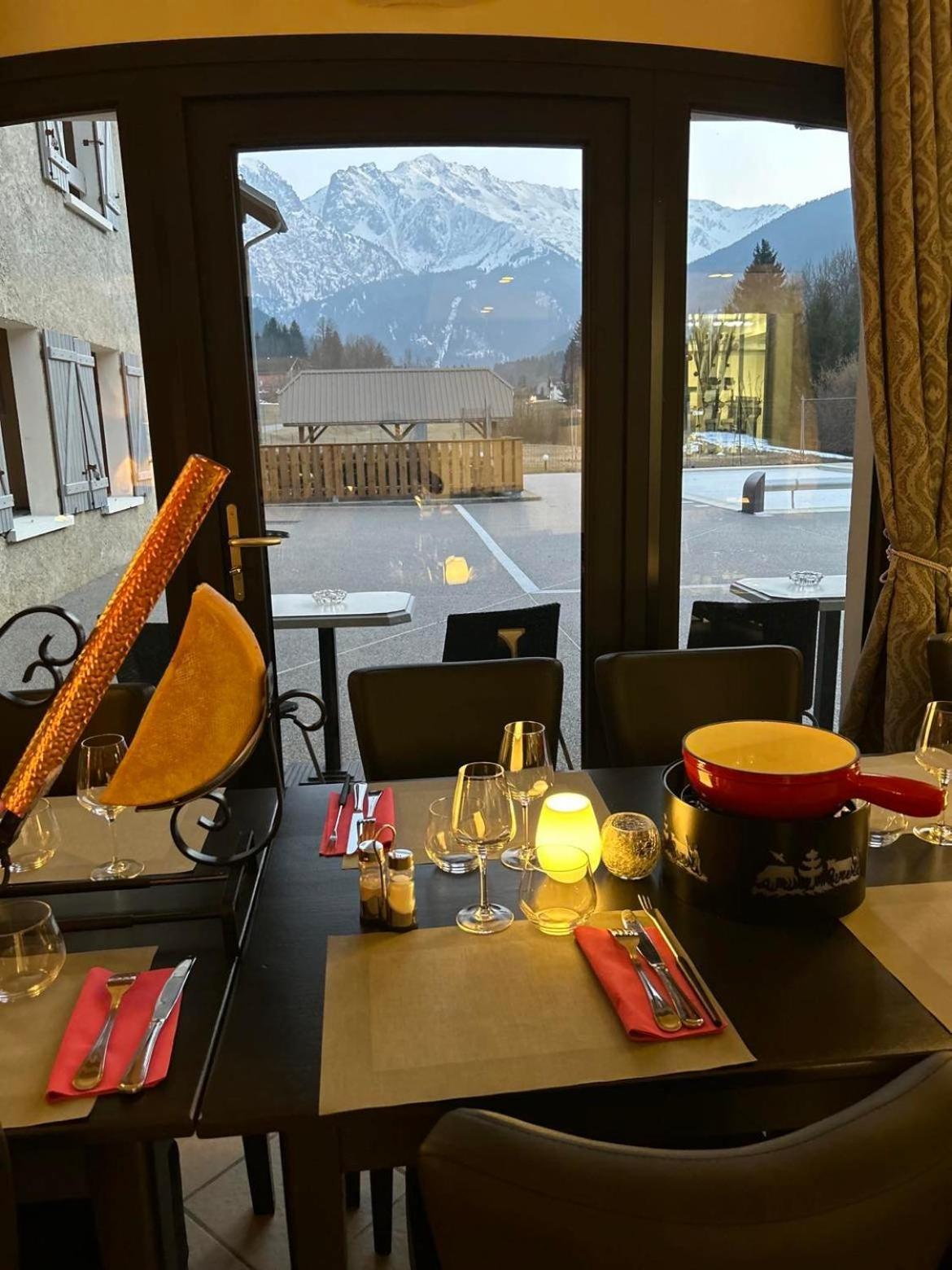Hotel Restaurant Le Madame La Ferriere  Exterior photo